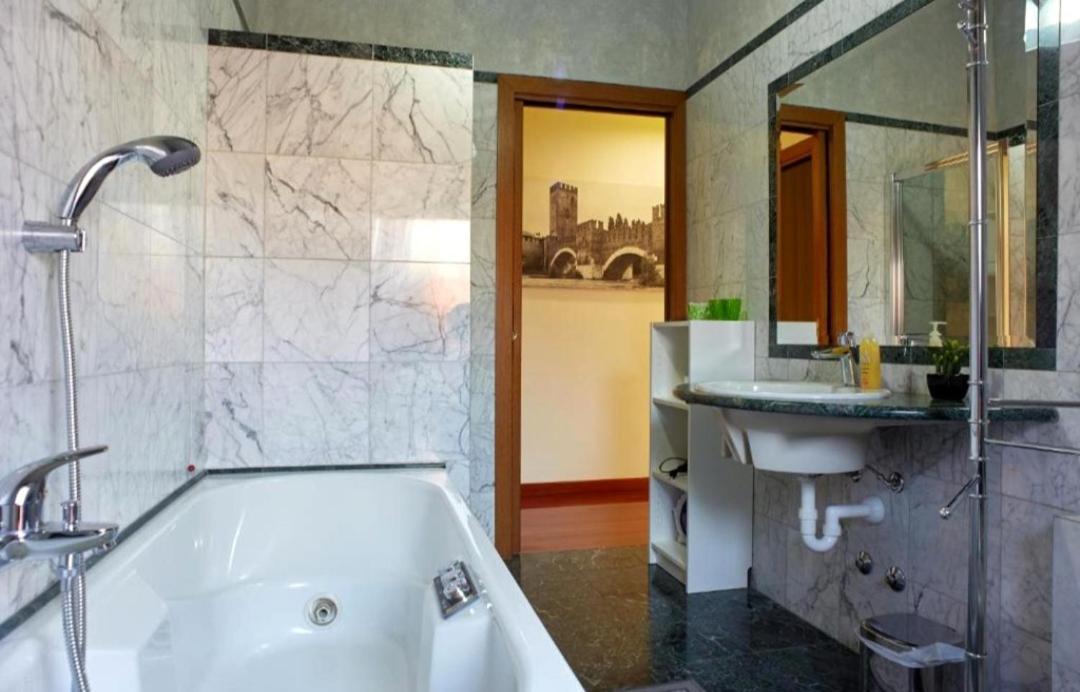 Residenza Fiera Verona In Esterno foto